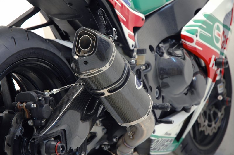 HONDA CBR 1000 RR 4X2X1 SSTK COLLECTORS CARBON KIT 2