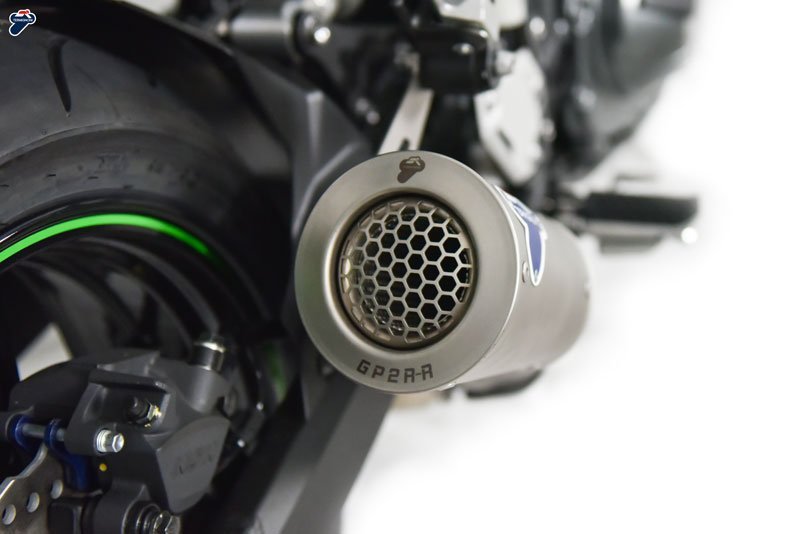KAWASAKI Z900 – SLIP ON SO03 GP2R-R+LINK+HEAT SHIELD 6
