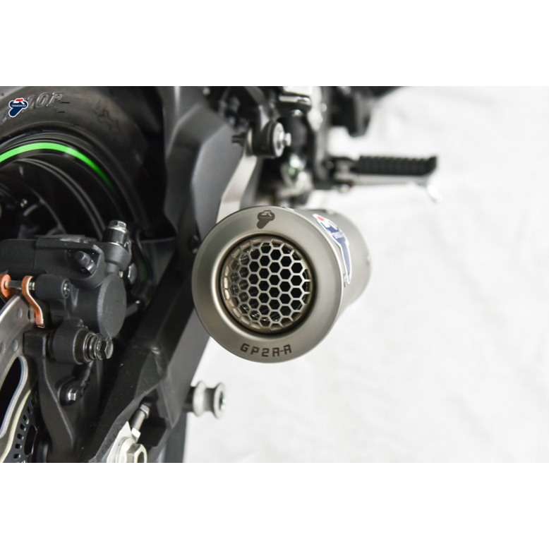 KAWASAKI Z900 RS – SLIP ON SO03 GP2R-R – K086094SO03 7