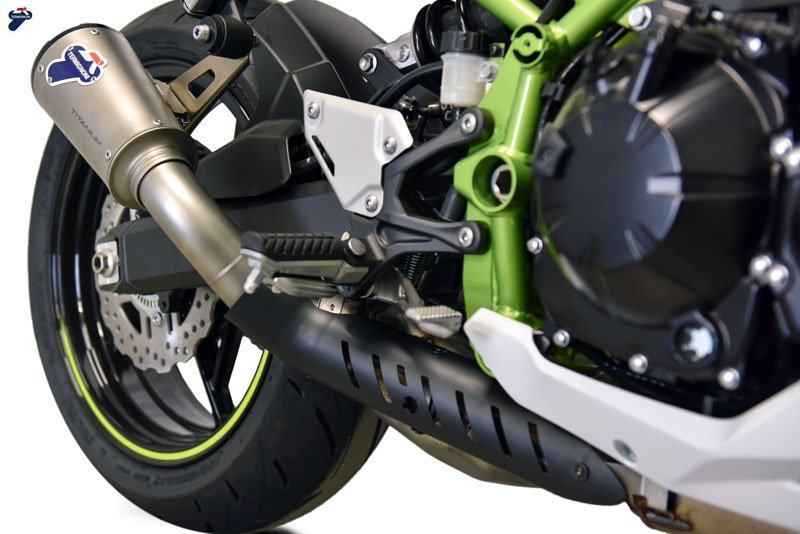KAWASAKI Z900 – SLIP ON SO02 GP2R – RHT+LINK 5