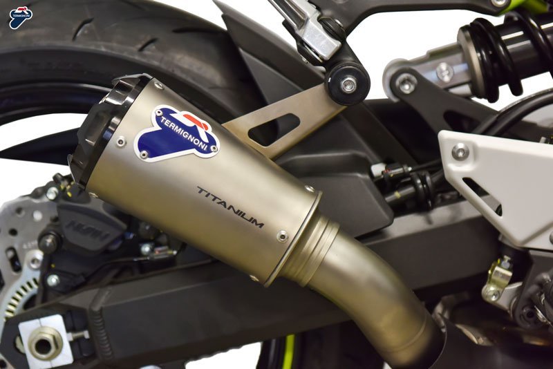 KAWASAKI Z900 – SLIP ON SO02 GP2R – RHT+LINK 4