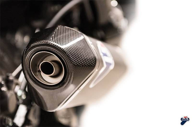 YAMAHA XMAX 300 – CARBON SLIP ON 6