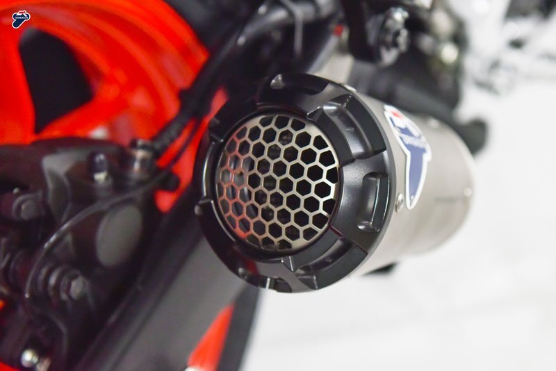 YAMAHA – R3-MT3 – SLIP ON SO02 GP2R – RHT+LINK 4
